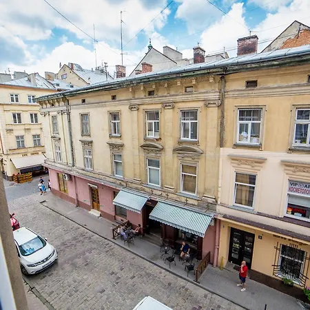 Aparthotel On Rynok Square-3